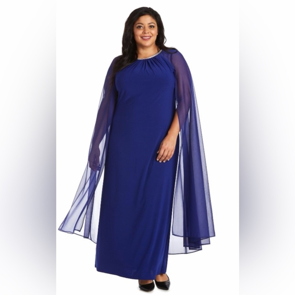Plus Dress - Picture 3 of 9